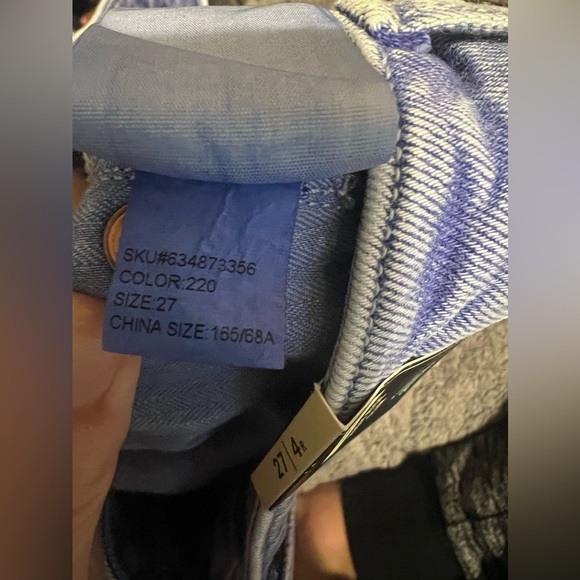 Abercrombie and Fitch Simone High Rise Slim Jean 27 NWT - Picture 5 of 6